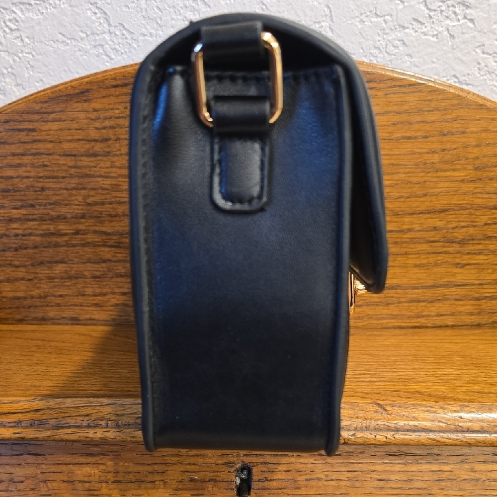 Jules Kae Mia Bag Crossbody Vegan Leather And Turnlock Closure NWT - Picture 3 of 9